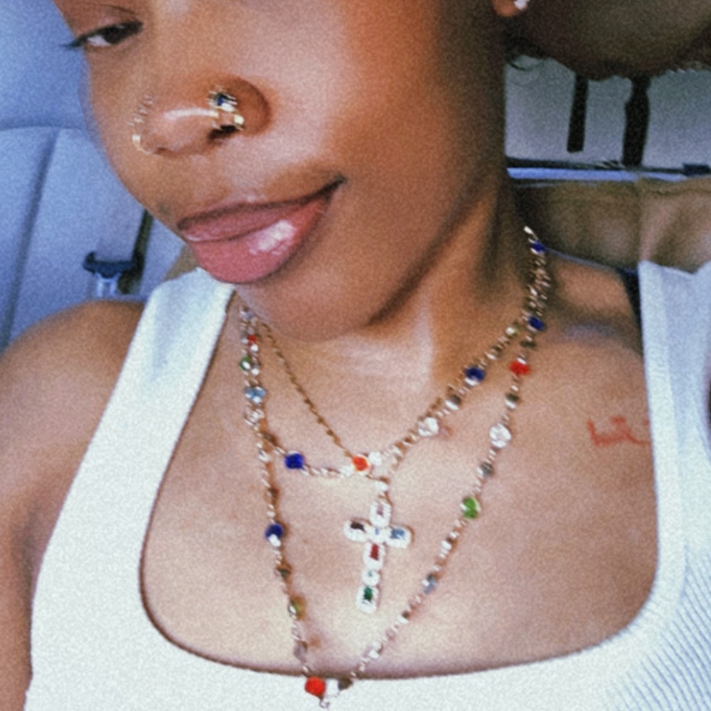 Meet your Posher, Nia